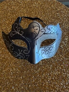 Black and Silver NWT  Venetian Masquerade Mask. Perfect accessory for Halloween